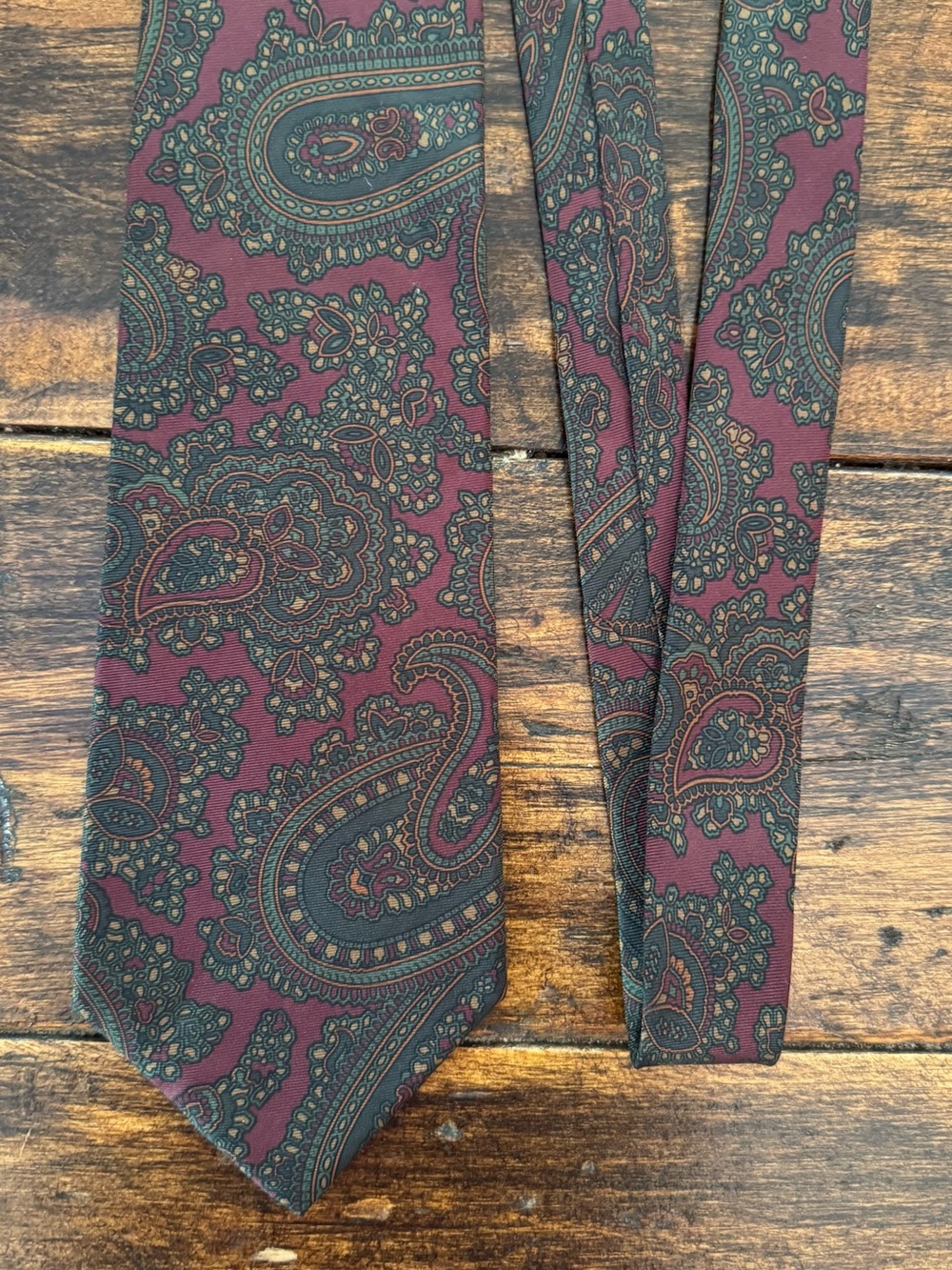 Unbranded Men's Burgundy Paisley Tie with Green Accents